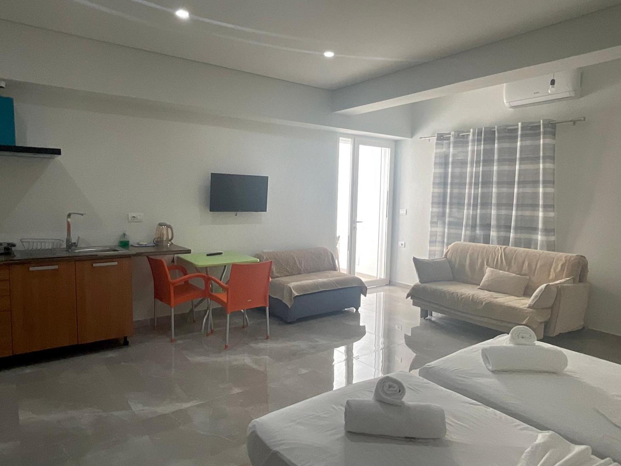 Mojito Beach Apartments With Free Parking Σαράντα Δωμάτιο φωτογραφία